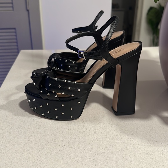 NEW 🖤👠 gorgeous designer shoes us from Neiman Marcus 6 1/2 SOFT leather 😍 - Picture 2 of 4